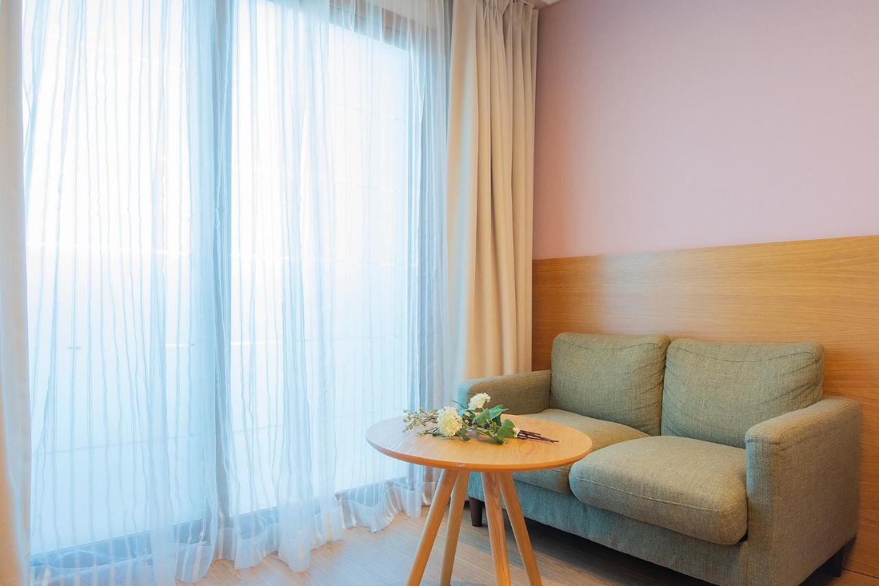 Sims Hotel Jeju Exterior photo