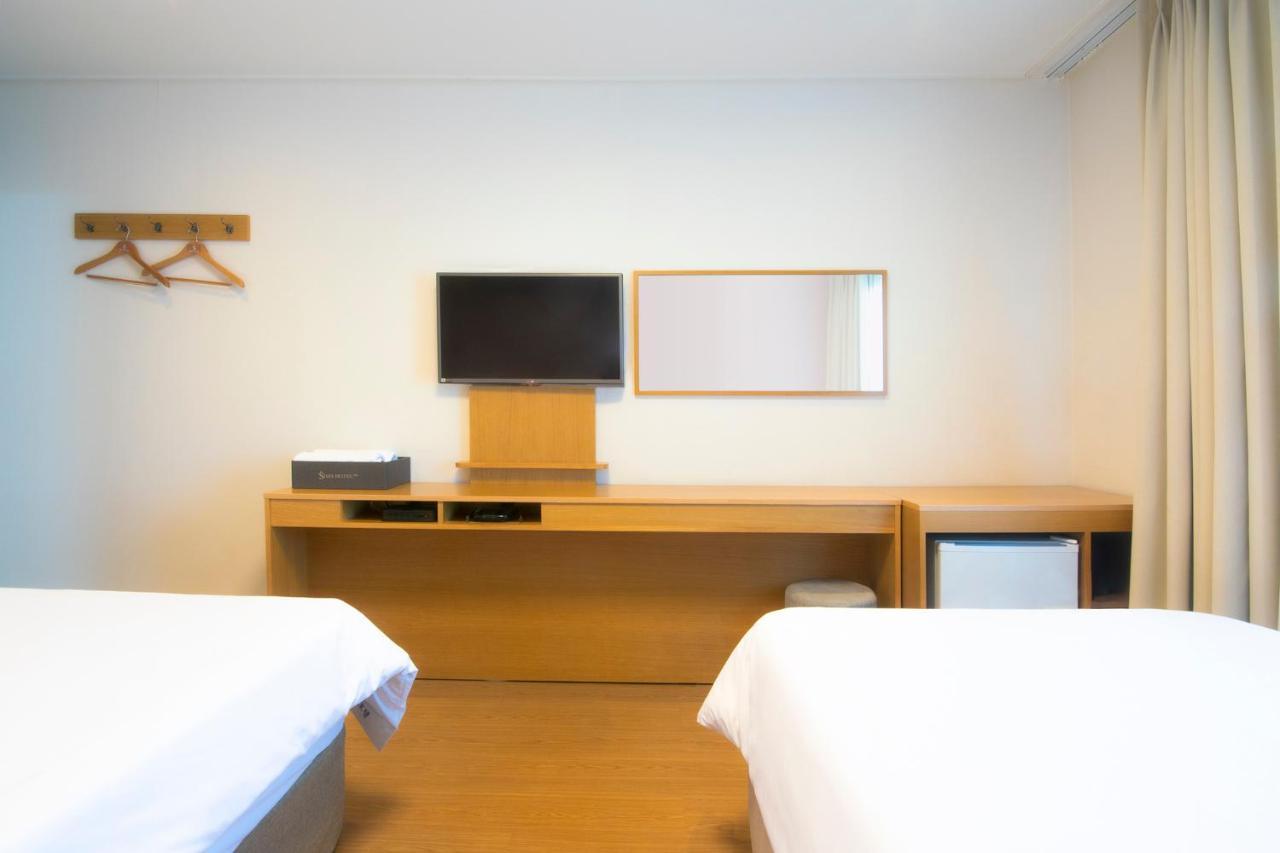 Sims Hotel Jeju Exterior photo