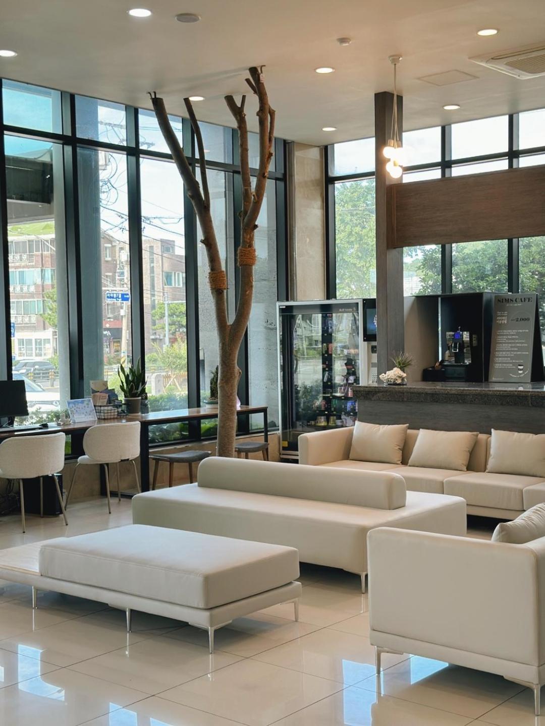 Sims Hotel Jeju Exterior photo