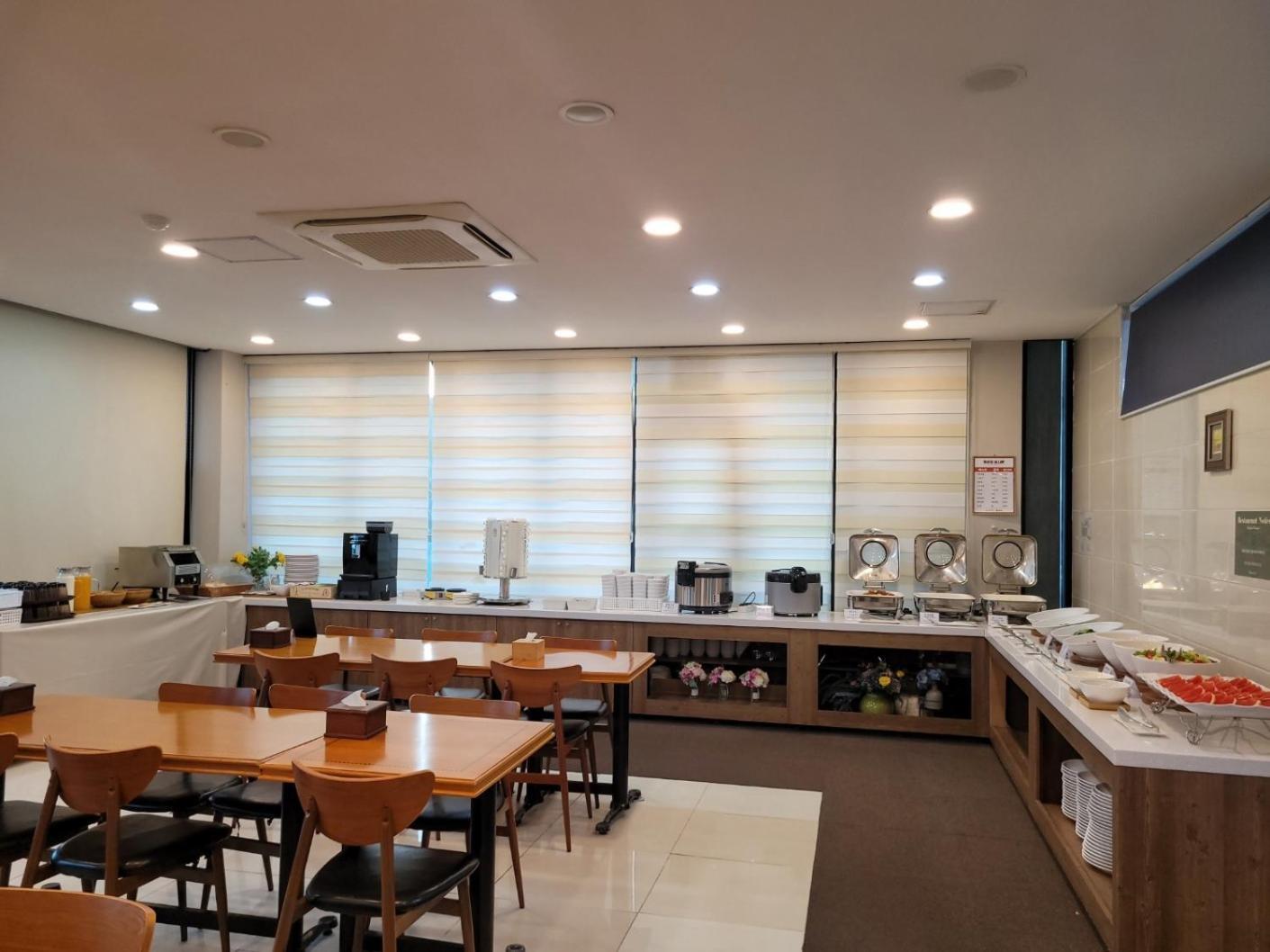 Sims Hotel Jeju Exterior photo